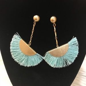 Sold.New earrings with fringes... really cute 🎁🛍